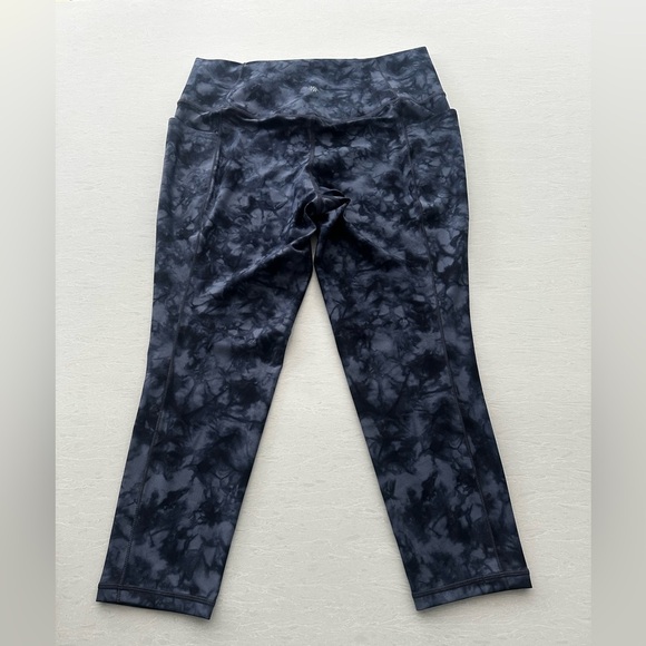 Athleta Salutation Stash Pocket II printed 7/8 tight Women's Tie-Dye Leggings - Picture 2 of 6